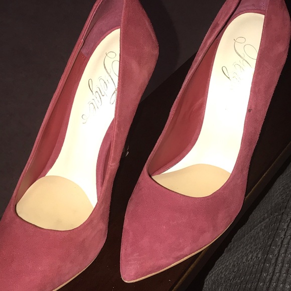 Fergie Alexi Pointed Toe Suede Red Heels - Picture 6 of 6